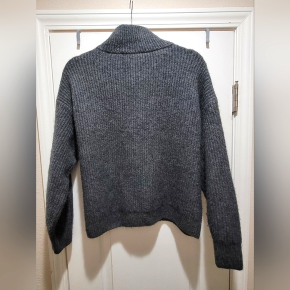 Vince Camuto three-quarter zip sweater EUC - Picture 4 of 6